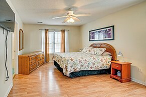 12 Mi to Myrtle Beach: Peaceful Abode in Conway!