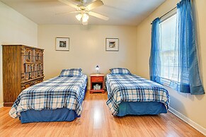 12 Mi to Myrtle Beach: Peaceful Abode in Conway!
