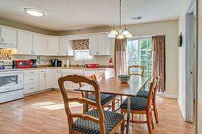 12 Mi to Myrtle Beach: Peaceful Abode in Conway!