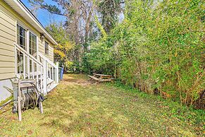 12 Mi to Myrtle Beach: Peaceful Abode in Conway!