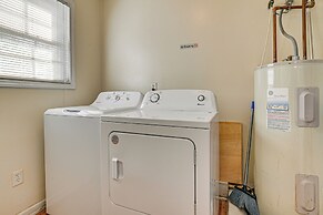 12 Mi to Myrtle Beach: Peaceful Abode in Conway!