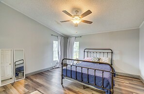 Charming Farmhouse in Morriston w/ Fenced Yard