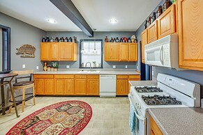 13 Mi to Skiing: Downtown Wallace Home w/ Deck