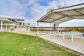 Dock & Fire Pit: Riverfront Runaway Bay Retreat