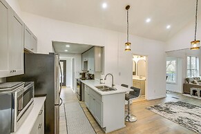 Walk to Cordell Hull Lake: Chestnut Mound Cottage