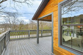 Walk to Cordell Hull Lake: Chestnut Mound Cottage