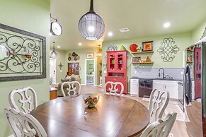 4 Mi to Lazy E Arena: Horse Lover's Haven w/ Grill