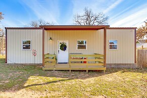 4 Mi to Lazy E Arena: Horse Lover's Haven w/ Grill