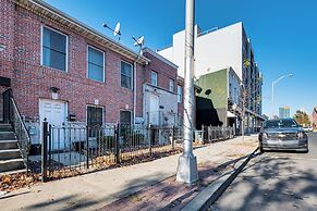 8 Mi to Nyc: Centrally Located Jersey City Apt!