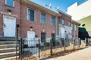 8 Mi to Nyc: Centrally Located Jersey City Apt!