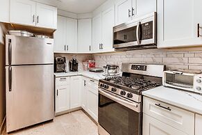 8 Mi to Nyc: Centrally Located Jersey City Apt!