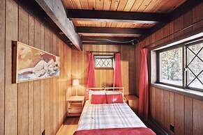 Charming Alpine Retreat Near Attitash Ski Mountain 3 Bedroom Chalet