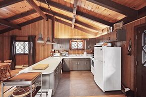 Charming Alpine Retreat Near Attitash Ski Mountain 3 Bedroom Chalet