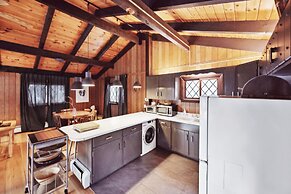 Charming Alpine Retreat Near Attitash Ski Mountain 3 Bedroom Chalet
