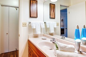 Estes Park Condo Rental: Balcony w/ River Views!