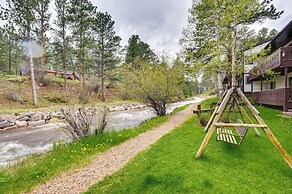 Estes Park Condo Rental: Balcony w/ River Views!