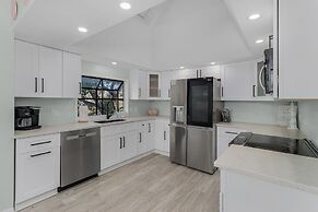 245 Nature View Ct Upper 3 Bedroom Home