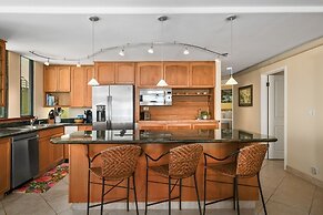 Puu Poa 306 2 Bedroom Condo