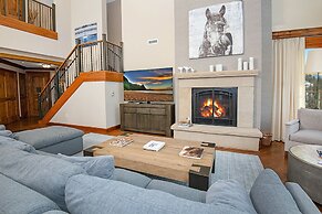 Ritz Carlton Vail #402 4 Bedroom Condo
