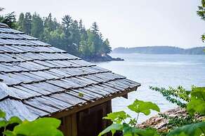 Tofino Oceanfront Hotel Suite 2