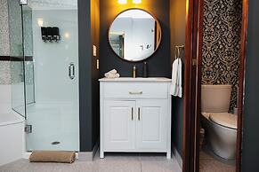 Tofino Oceanfront Hotel Suite 2