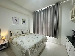 Lexington Residence Luxurious Apartment