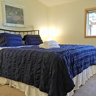 Mt Baker Rim Cabin 70 A pet Friendly Vacation Home With a hot tub and 