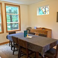 Mt Baker Rim Cabin 70 A pet Friendly Vacation Home With a hot tub and 