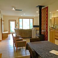 Mt Baker Rim Cabin 70 A pet Friendly Vacation Home With a hot tub and 