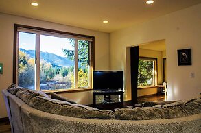 Mt Baker Rim Cabin 70 A pet Friendly Vacation Home With a hot tub and 