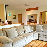 Mt Baker Rim Cabin 70 A pet Friendly Vacation Home With a hot tub and 