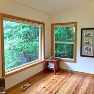 Mt Baker Rim Cabin 70 A pet Friendly Vacation Home With a hot tub and 