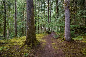 Snowater Condo #85 - Deluxe two Story Condo!