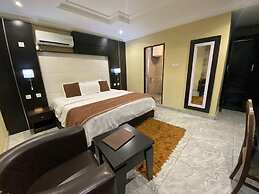 DCM Hotel and Suites