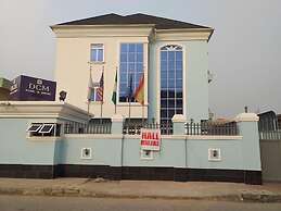 DCM Hotel and Suites