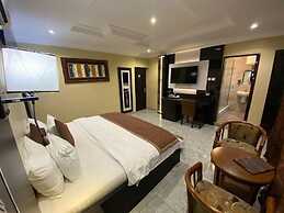 DCM Hotel and Suites