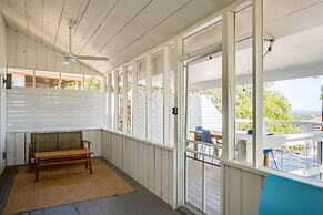 4 2 wow 180 Lake Views hot tub Pickleball Tennis POA Court EV Charger 