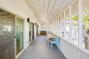 4 2 wow 180 Lake Views hot tub Pickleball Tennis POA Court EV Charger 