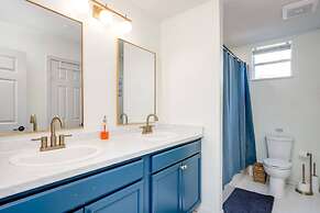 4 2 wow 180 Lake Views hot tub Pickleball Tennis POA Court EV Charger 