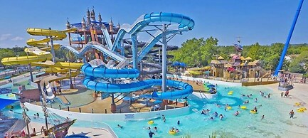 4 2 wow 180 Lake Views hot tub Pickleball Tennis POA Court EV Charger 