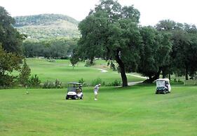 4 2 wow 180 Lake Views hot tub Pickleball Tennis POA Court EV Charger 