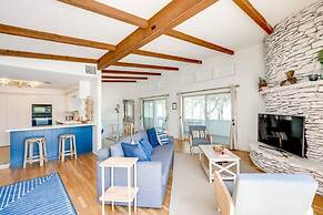 4 2 wow 180 Lake Views hot tub Pickleball Tennis POA Court EV Charger 