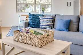 4 2 wow 180 Lake Views hot tub Pickleball Tennis POA Court EV Charger 