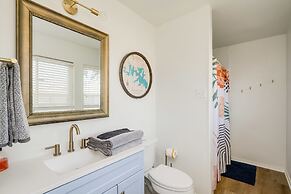 4 3 two King Beds Perfect Sunset Lake Views Pickleball Fire pit Lvl2 E