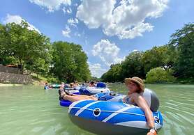 4 3 two King Beds Perfect Sunset Lake Views Pickleball Fire pit Lvl2 E