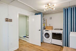 4 3 two King Beds Perfect Sunset Lake Views Pickleball Fire pit Lvl2 E