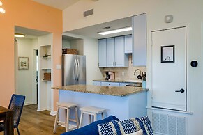 4 3 two King Beds Perfect Sunset Lake Views Pickleball Fire pit Lvl2 E