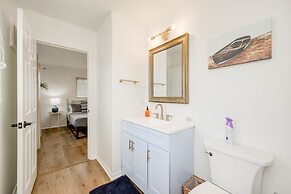 4 3 two King Beds Perfect Sunset Lake Views Pickleball Fire pit Lvl2 E