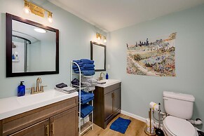 4 3 two King Beds Perfect Sunset Lake Views Pickleball Fire pit Lvl2 E