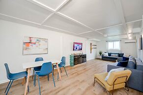 4 3 two King Beds Perfect Sunset Lake Views Pickleball Fire pit Lvl2 E